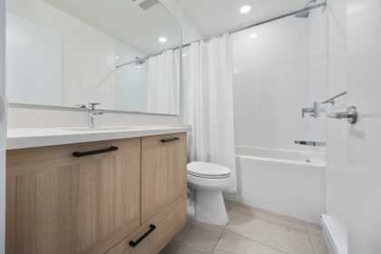 Hallway Photo of 601 7133 14th Avenue, Burnaby, BC