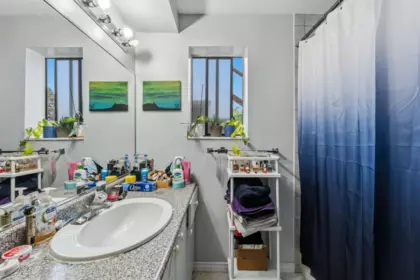 Guest Bathroom Photo of 7258 140a Street, Surrey, BC