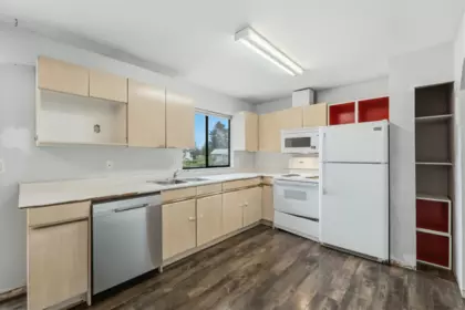 Kitchen Photo of 7258 140a Street, Surrey, BC