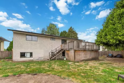 Laundry Room Photo of 7258 140a Street, Surrey, BC