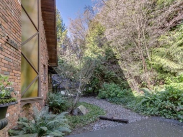 Family Room Photo of 3904 Westridge Avenue, West Vancouver, BC