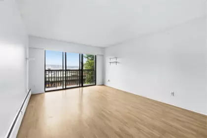 302 211 W 3rd Street, North Vancouver, BC, North Vancouver — Apartment/Condo for sale