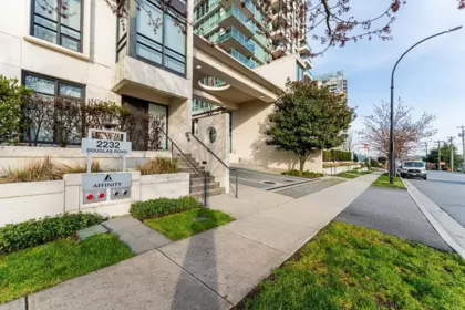 Living Room Photo of 905 2232 Douglas Road, Burnaby, BC