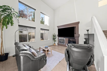 Living Room Photo of 14938 59 Avenue, Surrey, BC