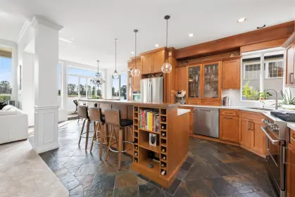 2 800 South Dyke Road, New Westminster, BC, New westminster — Single Family Residence for sale