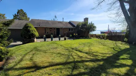 14460 Malabar Crescent, White Rock, BC, White rock — Single Family Residence for sale