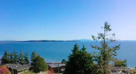 14460 Malabar Crescent, White Rock, BC, White rock — Single Family Residence for sale