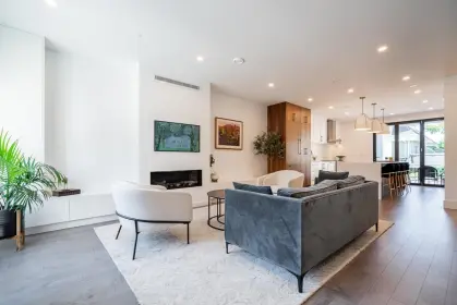 239 E 26th Avenue, Vancouver, BC, Vancouver — Single Family Residence for sale