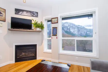 407 1212 Main Street, Squamish, BC, Squamish — Apartment/Condo for sale