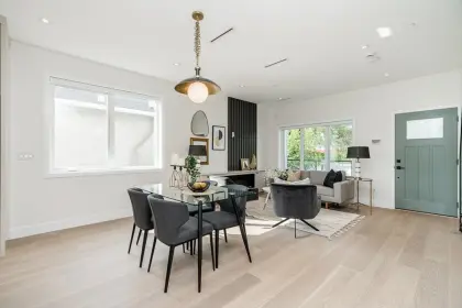 2570 E 49th Avenue, Vancouver, BC, Vancouver — Half Duplex for sale
