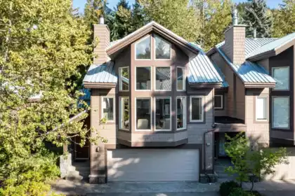 19 2200 Taylor Way, Whistler, BC, Whistler — Townhouse for sale