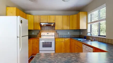 5534 Sans Souci Road, Halfmoon Bay, BC, Halfmoon bay — Single Family Residence for sale