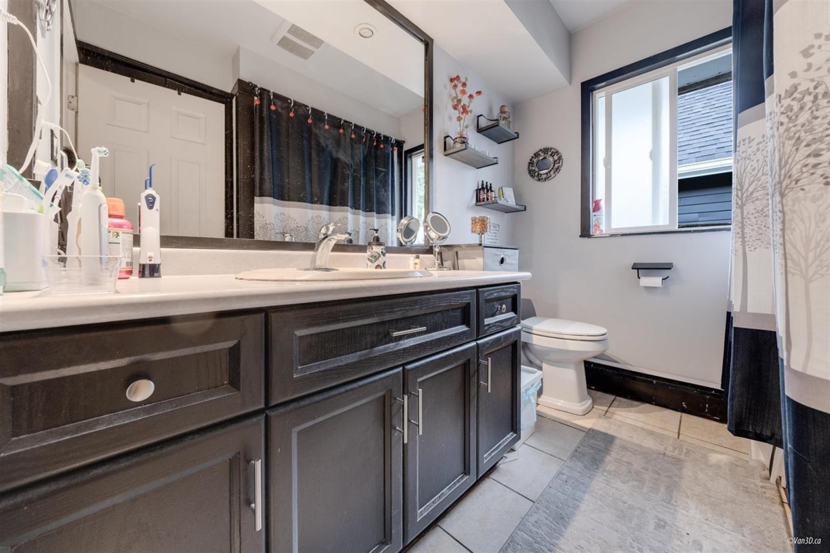 Family Room Photo of 2303 Mckenzie Road, Abbotsford, BC