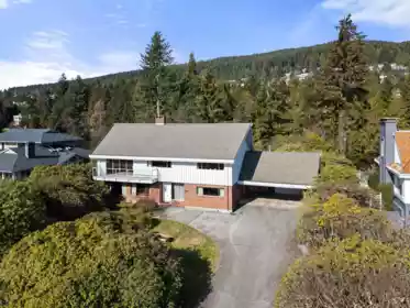 945 Groveland Road, West Vancouver, BC, West Vancouver — Single Family Residence for sale