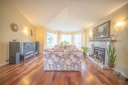 15553 91a Avenue, Surrey, BC, Surrey — Single Family Residence for sale