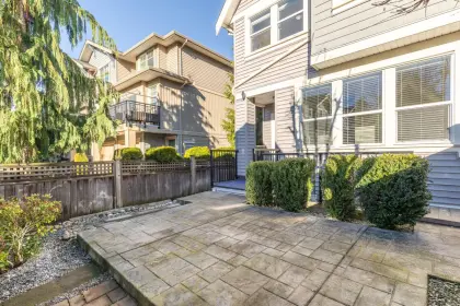 20978 77a Avenue, Langley, BC, Langley — Row House (Non-Strata) for sale
