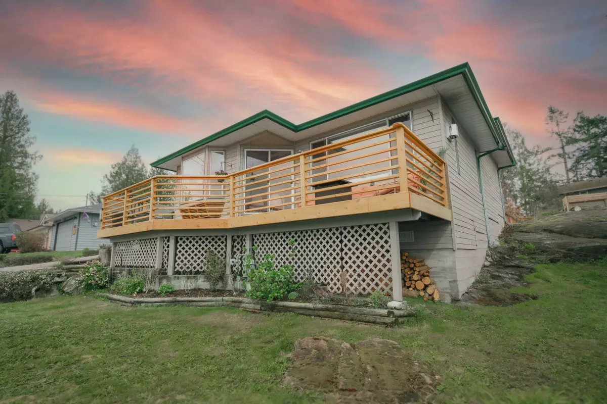 Community Amenities Photo (Clubhouse) of 5448 Kensington Road, Sechelt, BC