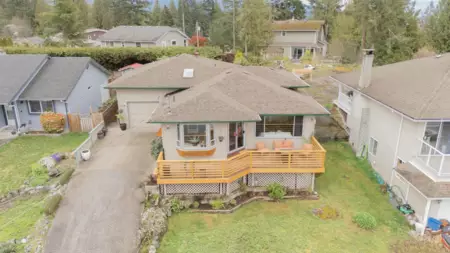 Hot Tub / Spa Photo of 5448 Kensington Road, Sechelt, BC