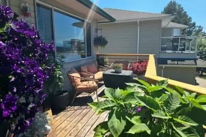 5448 Kensington Road, Sechelt, BC, Sechelt — Single Family Residence for sale