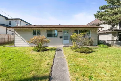 13077 72 Avenue, Surrey, BC, Surrey — Single Family Residence for sale