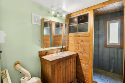 Walk-In Closet Photo of 4139 Slesse Road, Chilliwack, BC