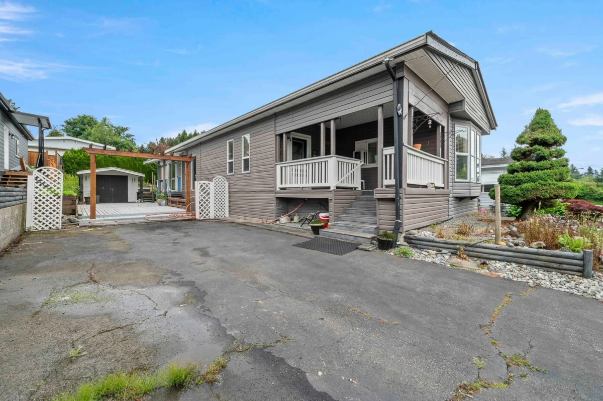 Exterior Rear Photo of 13 27111 Avenue, Langley, BC