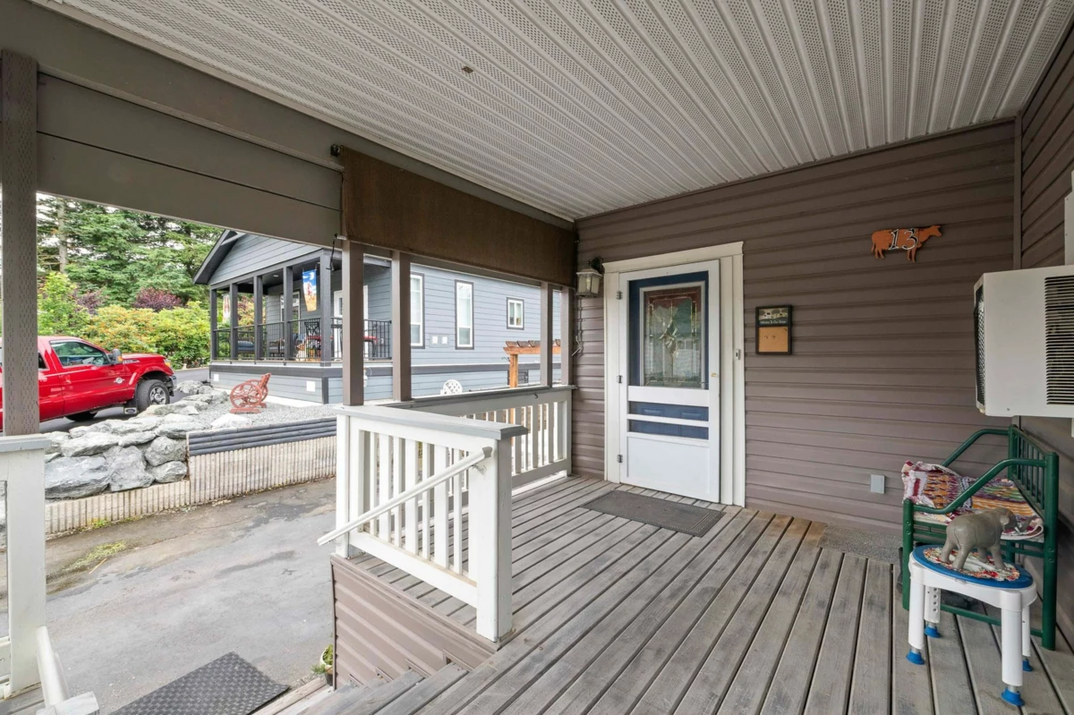 Family Room Photo of 13 27111 Avenue, Langley, BC