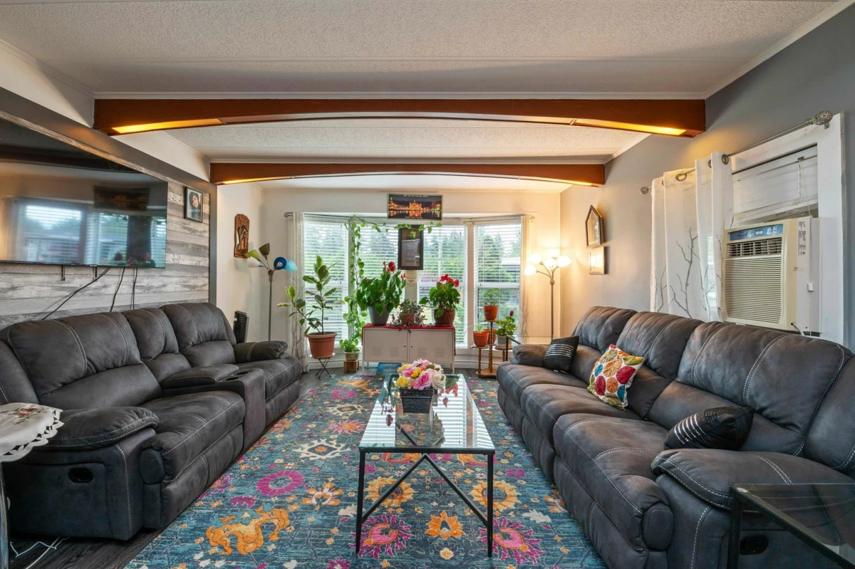 Kitchen Island Photo of 13 27111 Avenue, Langley, BC