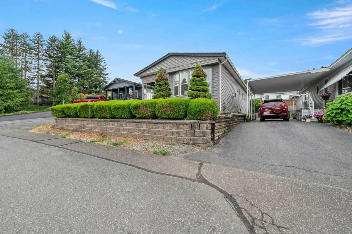 Living Room Photo of 13 27111 Avenue, Langley, BC