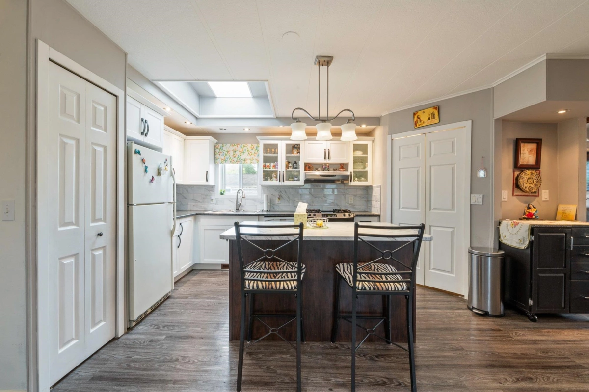 Primary Bathroom Photo of 13 27111 Avenue, Langley, BC