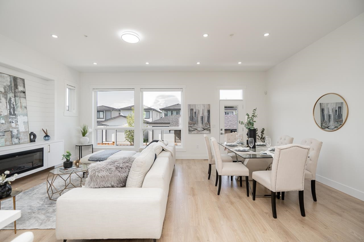 Breakfast Nook Photo of 20549 74b Avenue, Langley, BC