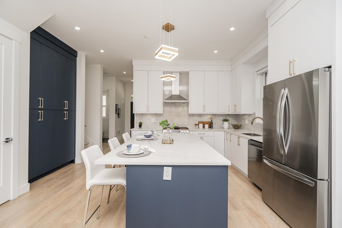 Kitchen Photo of 20549 74b Avenue, Langley, BC