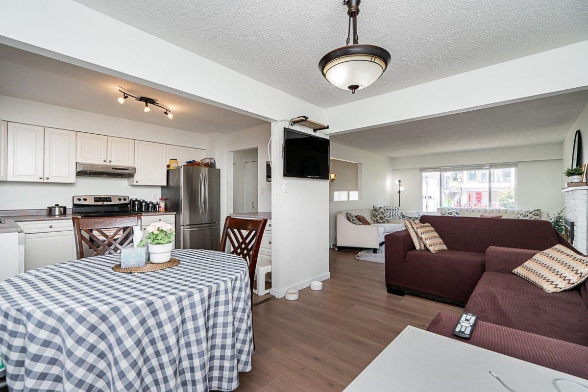 Primary Bathroom Photo of 13728 Blackburn Avenue, White Rock, BC