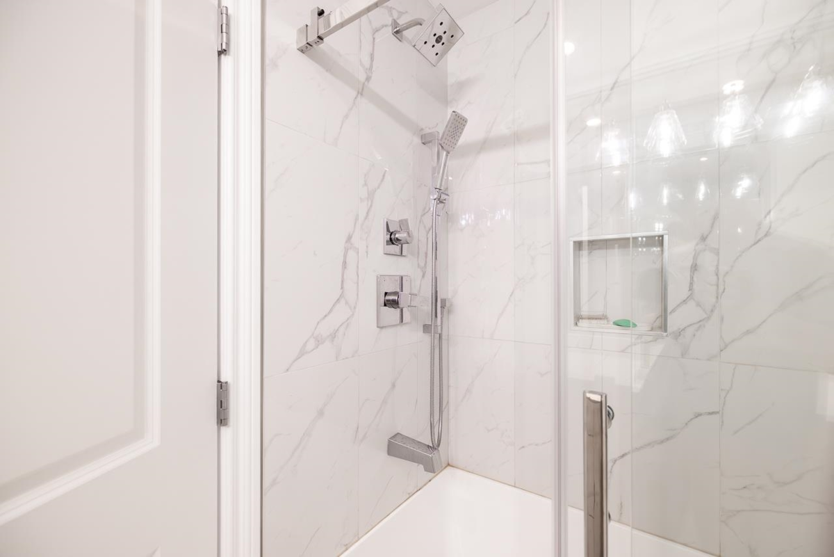 Entry Foyer Photo of 432 Riverview Crescent, Coquitlam, BC