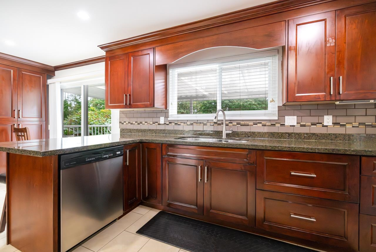 Guest Bathroom Photo of 432 Riverview Crescent, Coquitlam, BC