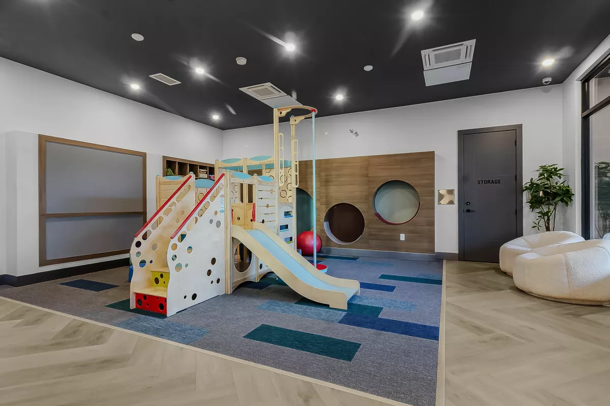 Front Yard Photo of 14 30530 Cardinal Avenue, Abbotsford, BC