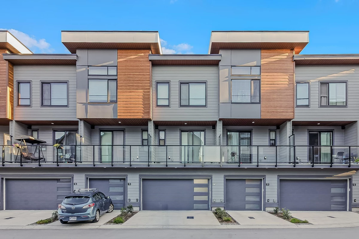 Staircase Photo of 14 30530 Cardinal Avenue, Abbotsford, BC