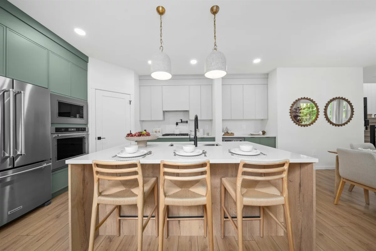 Dining Area Photo of 11001 250a Street, Maple Ridge, BC