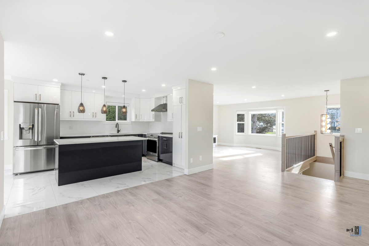Dining Area Photo of 15285 28 Avenue, Surrey, BC