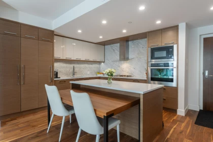 2203 4360 Beresford Street, Burnaby, BC, Burnaby — Apartment/Condo for sale