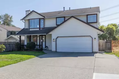 18638 59 Avenue, Surrey, BC, Surrey — Single Family Residence for sale
