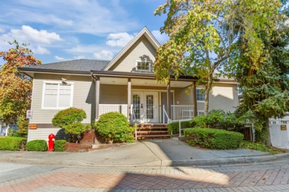 Hallway Photo of 38 15355 26 Avenue, Surrey, BC