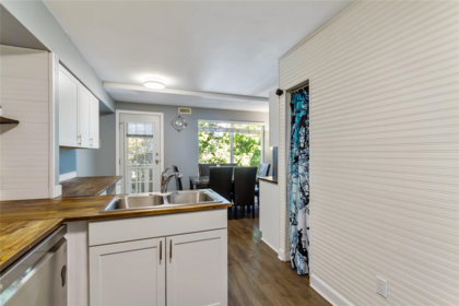 Kitchen Island Photo of 38 15355 26 Avenue, Surrey, BC