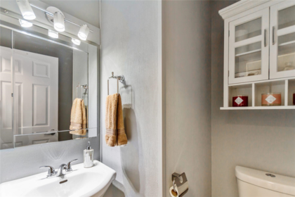 Primary Bathroom Photo of 38 15355 26 Avenue, Surrey, BC