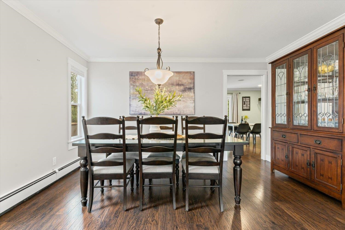 Breakfast Nook Photo of 5855 Carter Road, Chilliwack, BC