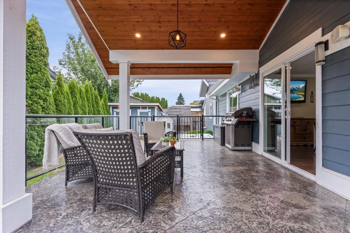 Hot Tub / Spa Photo of 5855 Carter Road, Chilliwack, BC