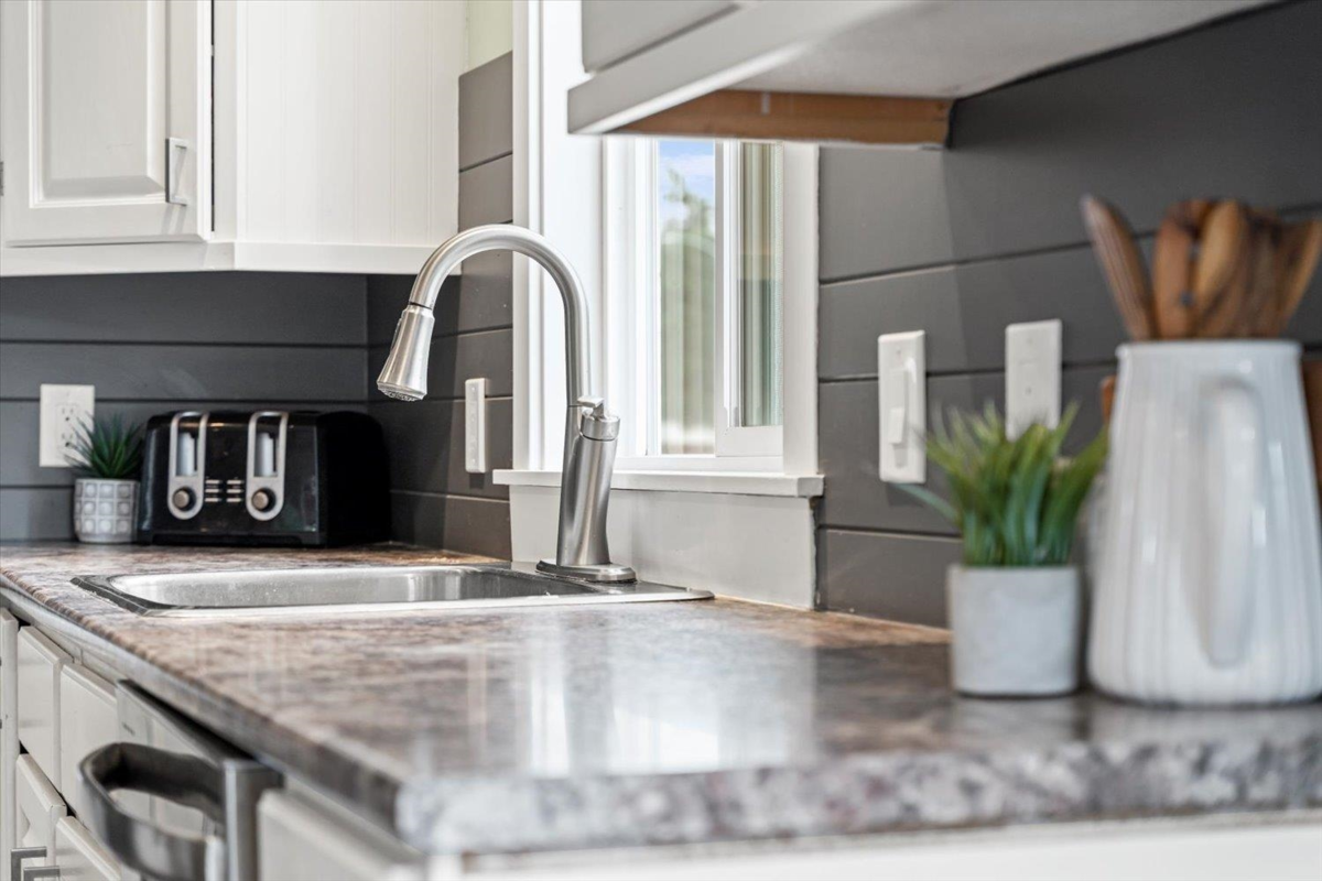 Walk-In Closet Photo of 5855 Carter Road, Chilliwack, BC