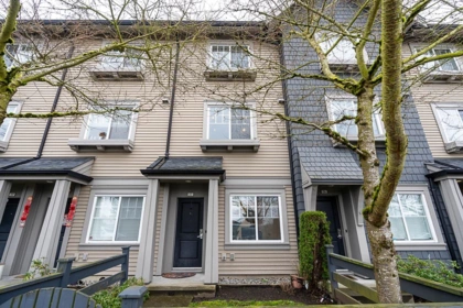 57 6450 187 Street, Surrey, BC, Surrey — Townhouse for sale