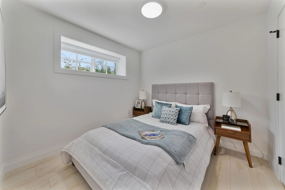 Entry Foyer Photo of 3615 Yale Street, Vancouver, BC