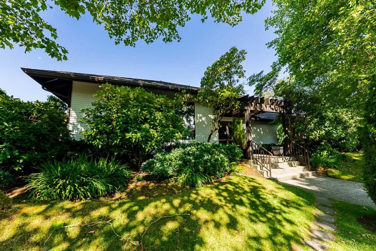 Hallway Photo of 203 9320 Parksville Drive, Richmond, BC